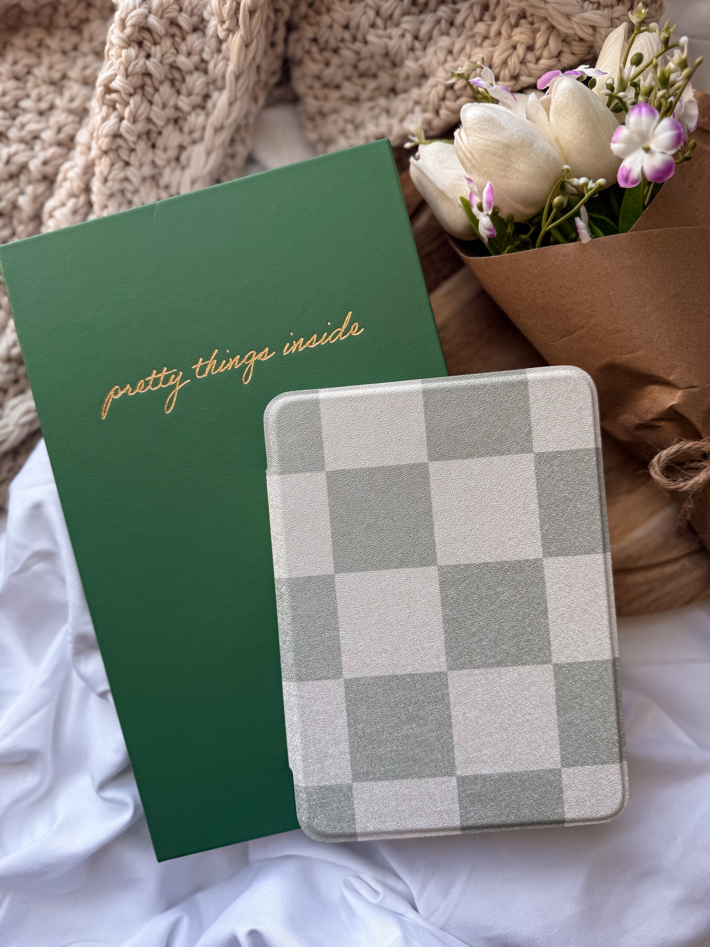 B-Grade Green Checkered Kindle Case
