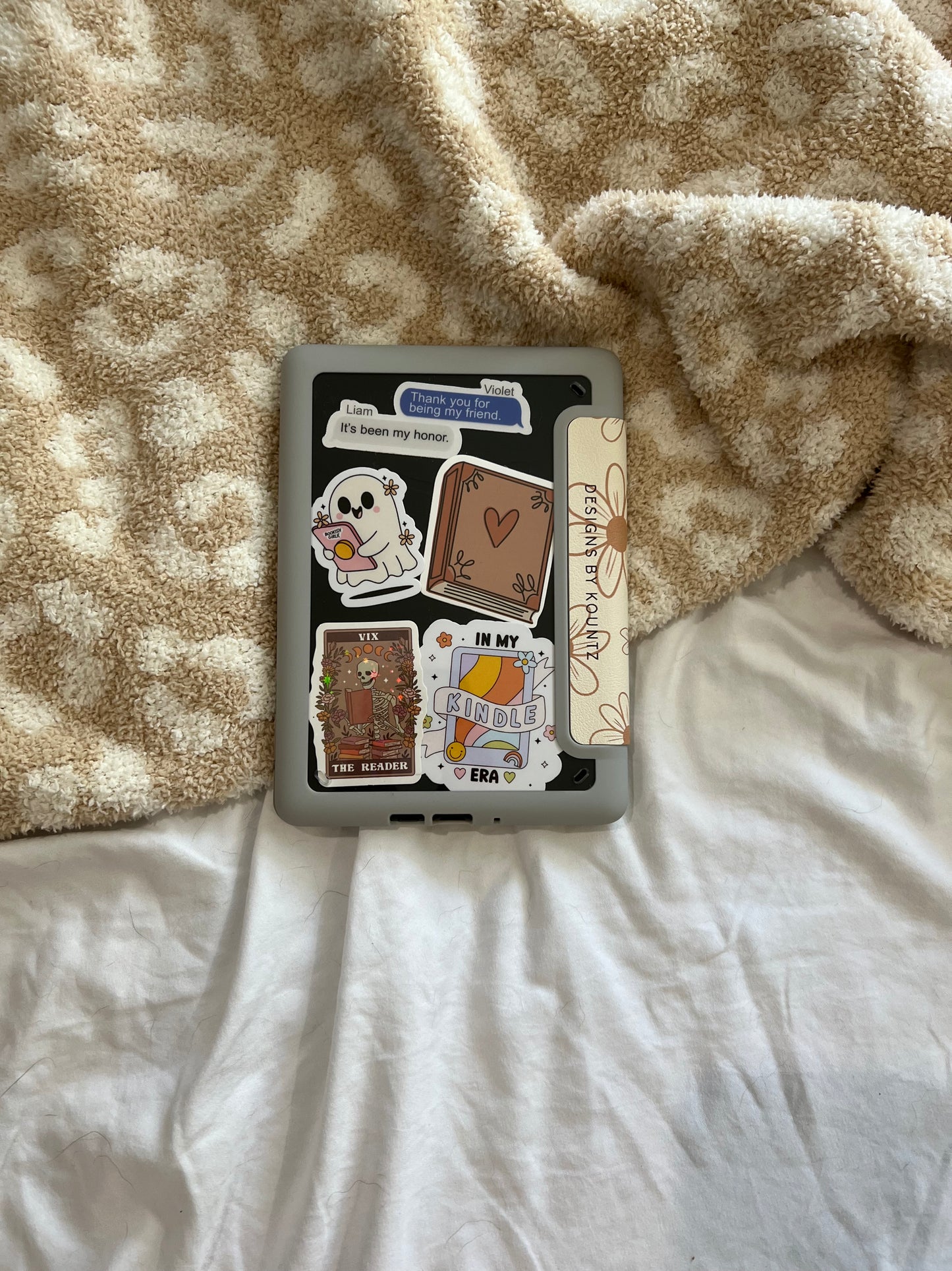 Tan Floral Kindle Case (11th Gen Paperwhite)