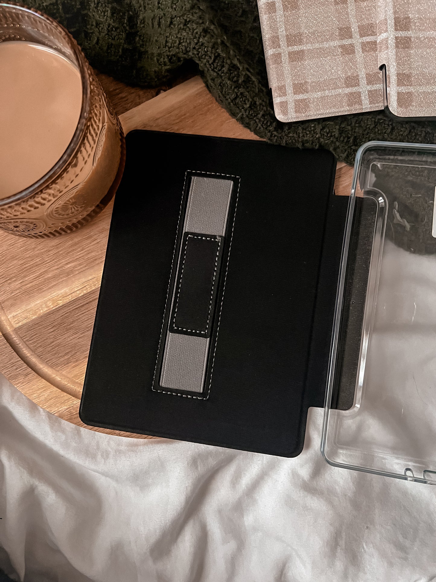 Christmas Bows Kindle Case (11th Gen Paperwhite)